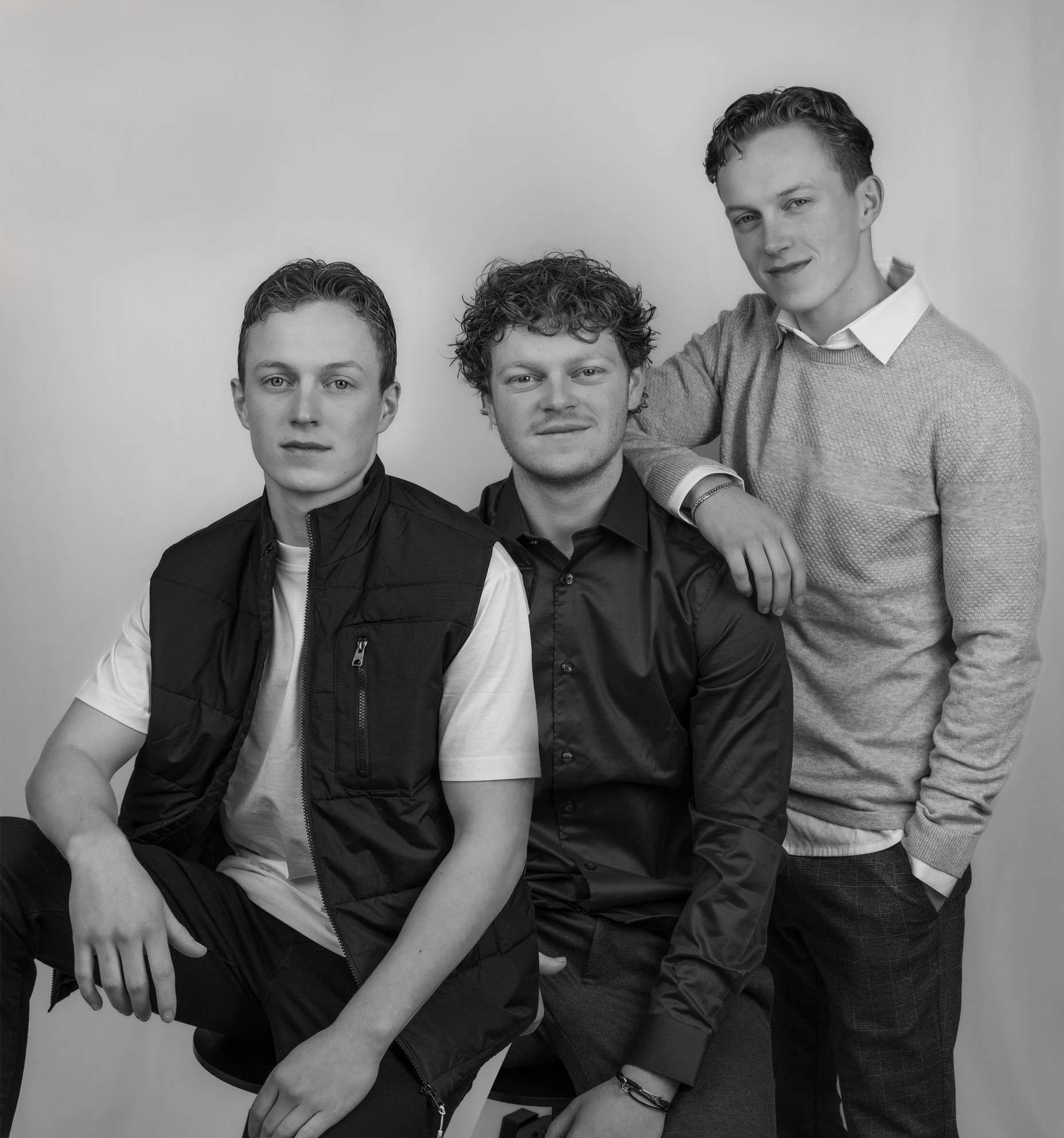 De drie broers en tevens eigenaren van bmj onderhoud. van links naar rechts heb je Bas Joris en Merijn